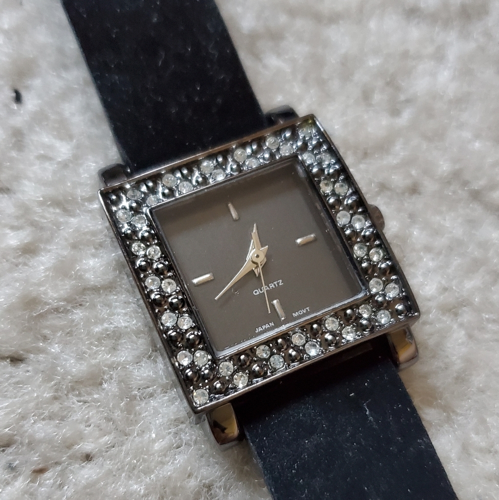 New Watch - Picture 1 of 4